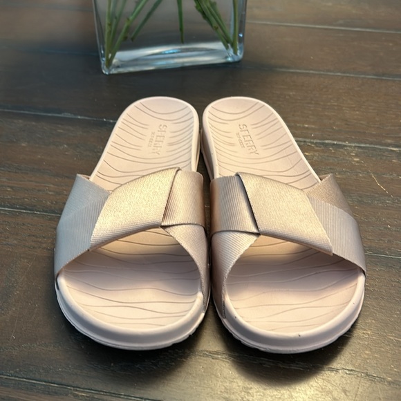 Sperry Top Sider slides.  Size 9.  Pink. - Picture 6 of 10